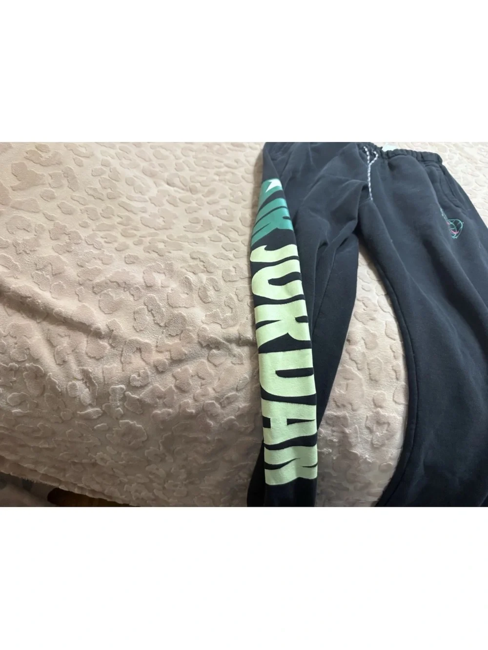 Air Jordan Men’s Black/Pink Jogger Sweatpants! Medium 32x30